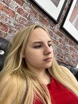 Sky Cutie online show from 3, 10, 2025