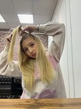 Sky Cutie online show from 13, 1, 2026