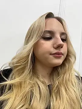 Sky Cutie online show from 27, 11, 2025