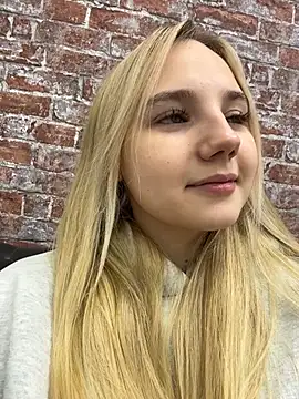 Sky Cutie online show from 14, 11, 2025