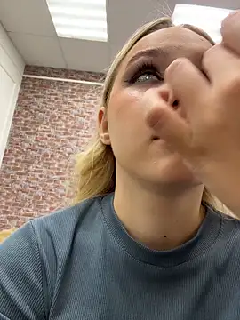 Sky Cutie online show from 9, 2, 2026