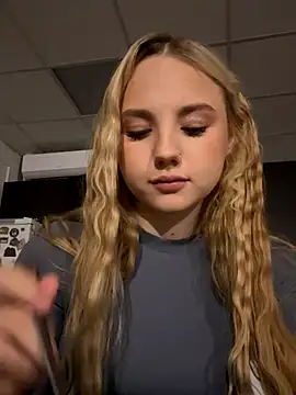 Sky Cutie online show from 13, 9, 2025