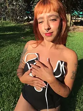 AliceMrtnz online show from 7, 11, 2025