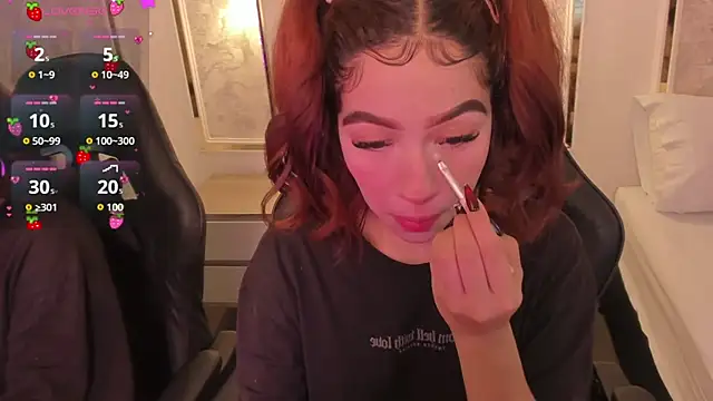 doll eyees  online show from 14, 10, 2025