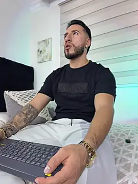 Thiago Hill online show from 20, 6, 2026