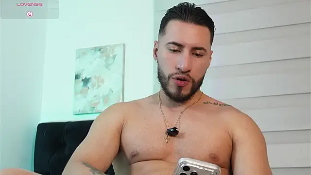Snapshot of Thiago_Hill chatting on 7, 5, 2026 Thiago Hill online show from 7, 5, 2026