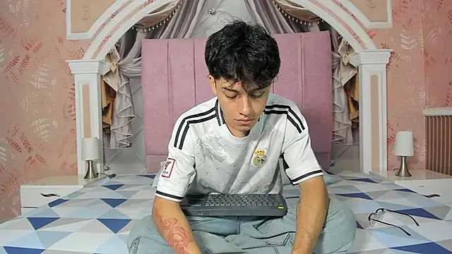 Dani rivass online show from 22, 9, 2025
