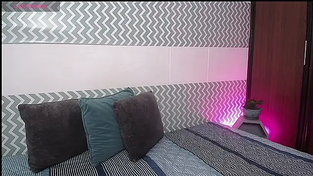 Snapshot of CataleyaWilson369 chatting on 14, 10, 2025 CataleyaWilson369 online show from 14, 10, 2025