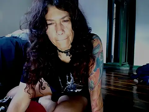 Snapshot of fenix_colette chatting on 22, 4, 2026 fenix colette online show from 22, 4, 2026