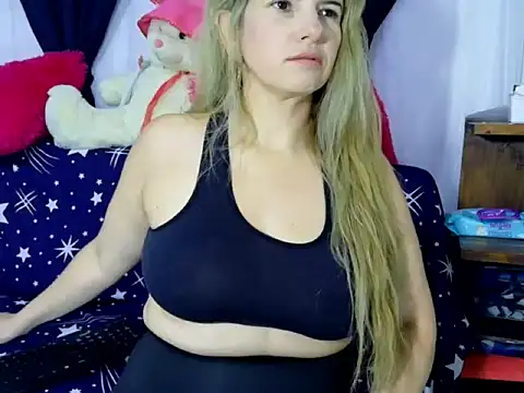 Snapshot of katioska25 chatting on 8, 10, 2025 katioska25 online show from 8, 10, 2025