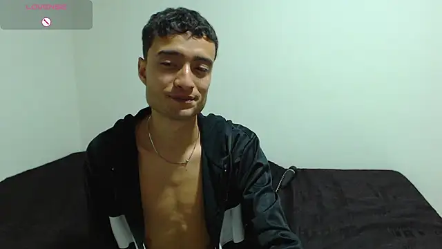 Snapshot of camiYwY chatting on 11, 10, 2025 camiYwY online show from 11, 10, 2025