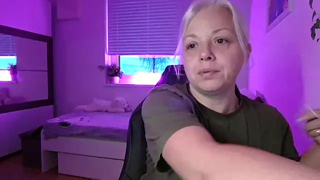 Linsy Kim online show from 26, 11, 2025