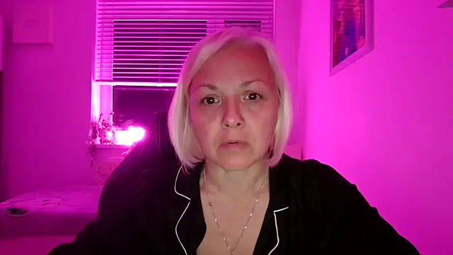 Linsy Kim online show from 27, 9, 2025