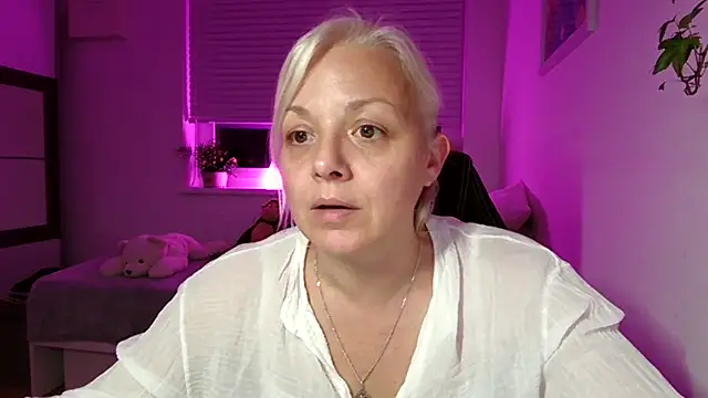 Linsy Kim online show from 14, 11, 2025