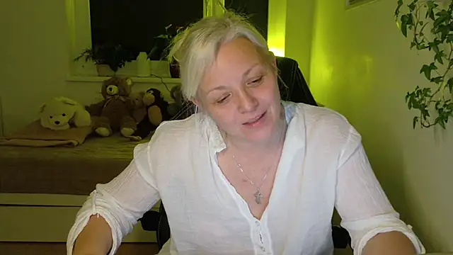 Linsy Kim online show from 13, 3, 2026