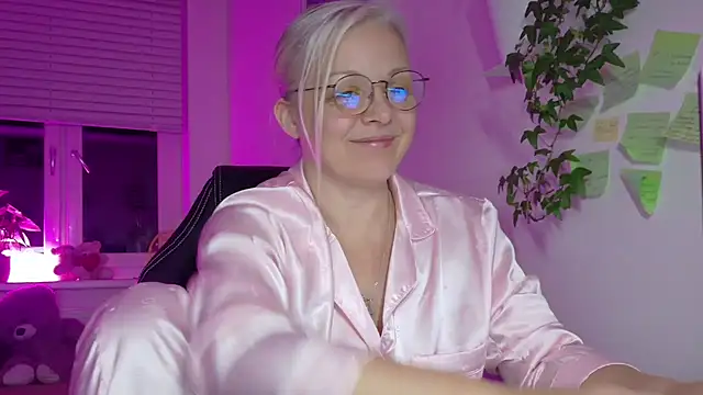 Linsy Kim online show from 12, 3, 2026