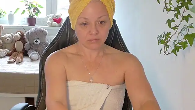 Linsy Kim online show from 15, 3, 2026