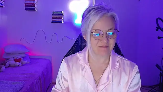 Linsy Kim online show from 25, 3, 2026