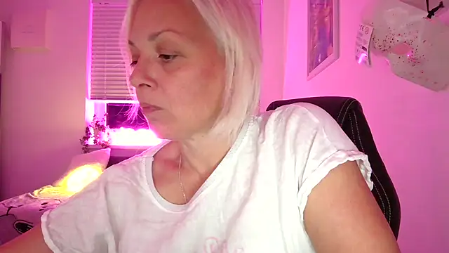 Linsy Kim online show from 19, 9, 2025