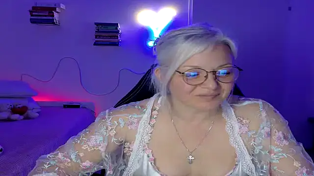 Linsy Kim online show from 15, 4, 2026