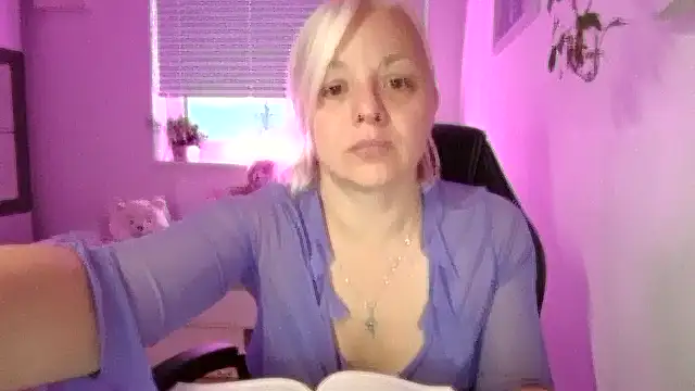 Linsy Kim online show from 20, 11, 2025