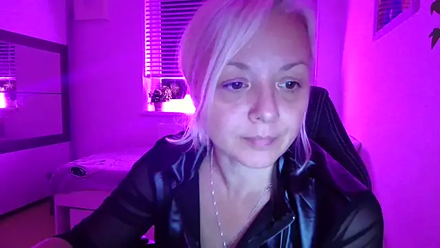 Linsy Kim online show from 28, 10, 2025