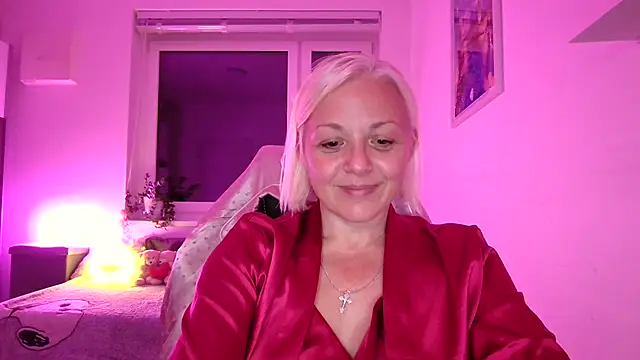 Linsy Kim online show from 13, 9, 2025