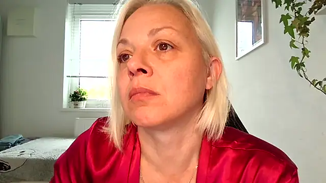 Linsy Kim online show from 2, 11, 2025