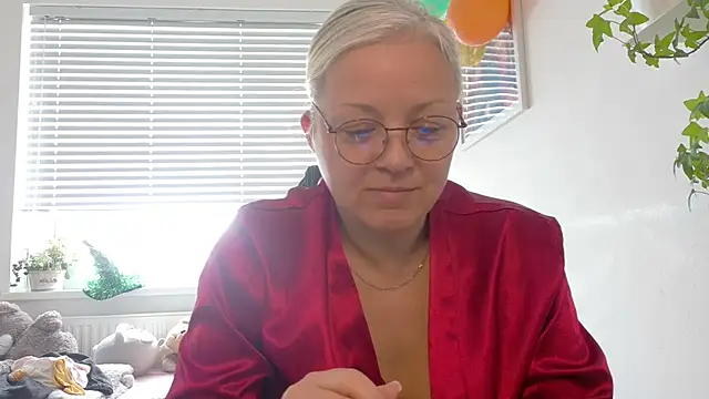 Linsy Kim online show from 20, 2, 2026