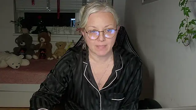 Linsy Kim online show from 10, 1, 2026