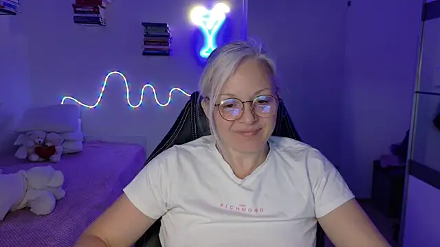 Linsy Kim online show from 19, 4, 2026