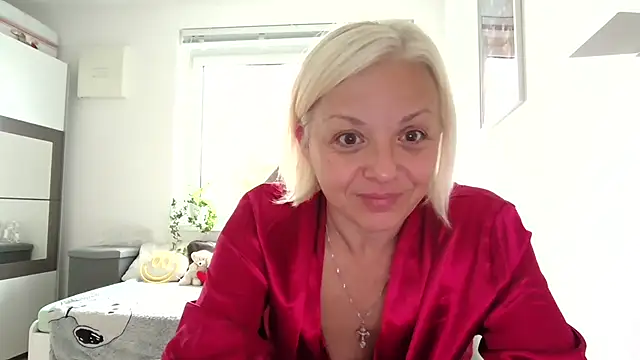 Linsy Kim online show from 14, 9, 2025