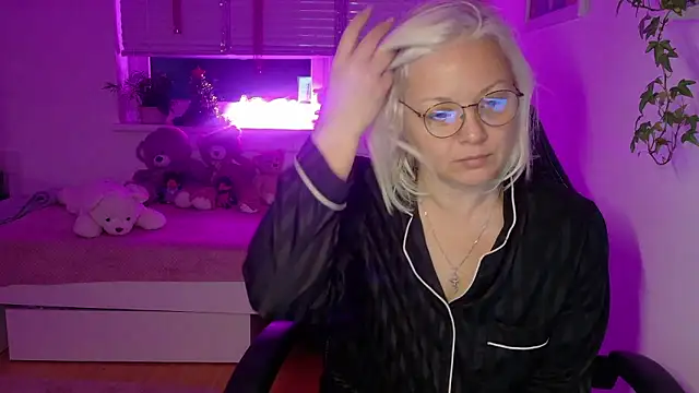 Linsy Kim online show from 12, 1, 2026