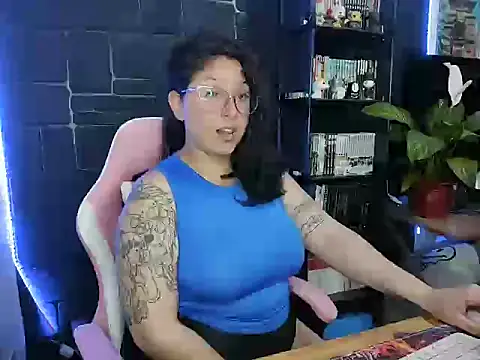 Snapshot of Sweet_yamii chatting on 8, 11, 2025 Sweet yamii online show from 8, 11, 2025