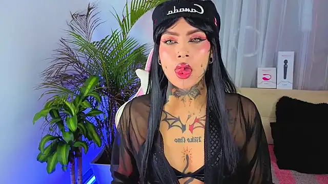 Adamsniki online show from 6, 10, 2025