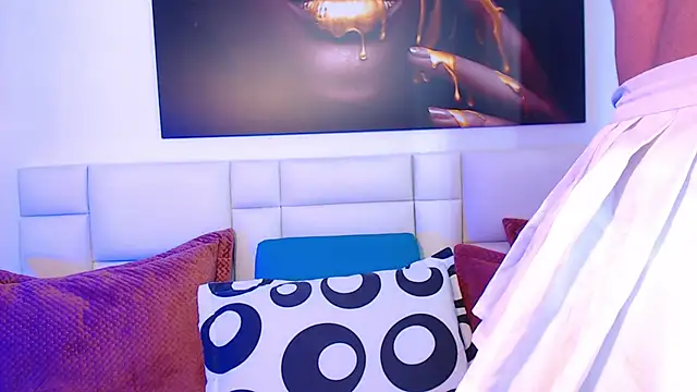 NicoletBlossom online show from 8, 4, 2026