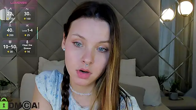 Hina Smith online show from 17, 10, 2025