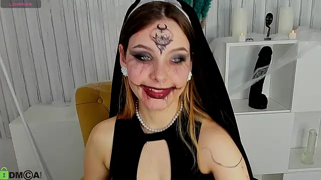 Hina Smith online show from 29, 10, 2025