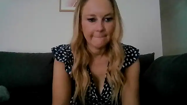 imyourgoodgirl69 online show from 21, 9, 2025