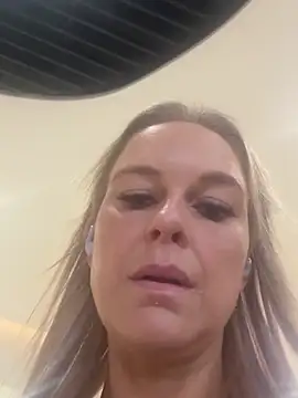 imyourgoodgirl69 online show from 25, 2, 2026