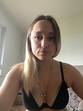 Snapshot of stelli_99 chatting on 7, 11, 2025 stelli 99 online show from 7, 11, 2025