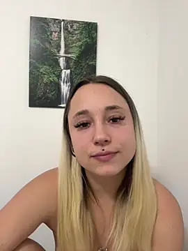Snapshot of stelli_99 chatting on 12, 10, 2025 stelli 99 online show from 12, 10, 2025