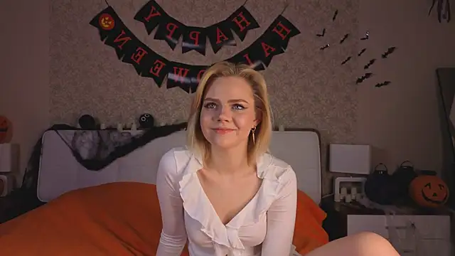 Snapshot of Brittney_Shaw chatting on 29, 10, 2025 Brittney Shaw online show from 29, 10, 2025