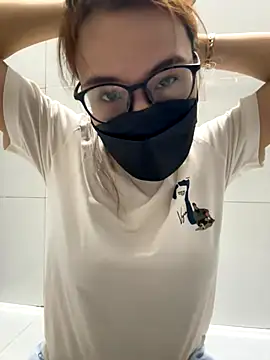 Zyzy009 online show from 5, 10, 2025