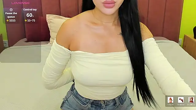 Snapshot of Jennifer_Munoz chatting on 6, 7, 2026 Jennifer Munoz online show from 6, 7, 2026