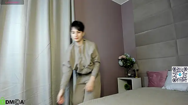 Adeline Perle online show from 14, 10, 2025