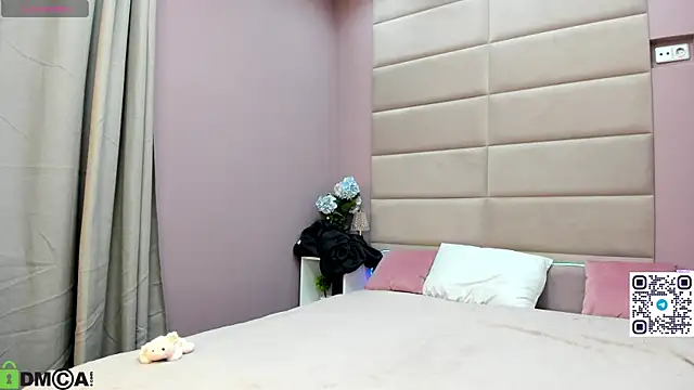 Adeline Perle online show from 24, 10, 2025