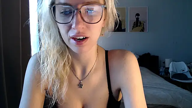 VivianCoke online show from 7, 2, 2026