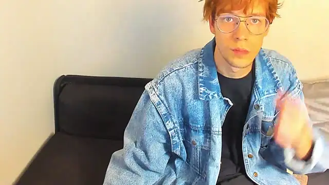 Snapshot of JasperWilson chatting on 2, 10, 2025 JasperWilson online show from 2, 10, 2025