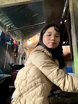 Snapshot of Ngoc-bbi chatting on 28, 10, 2025 Ngoc-bbi online show from 28, 10, 2025